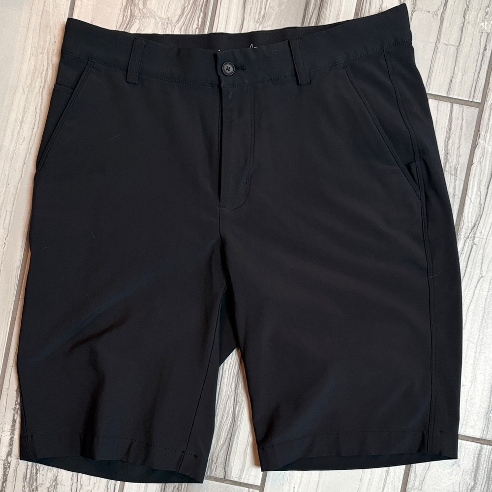 Greg Norman Men's Black Shorts